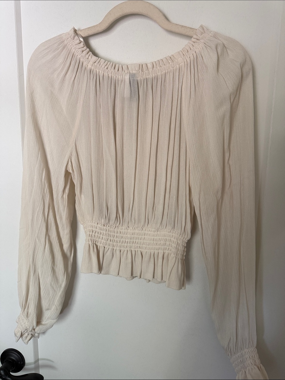 H&M Cream Long-Sleeve Peasant Top with Lace Inset - Picture 4 of 4
